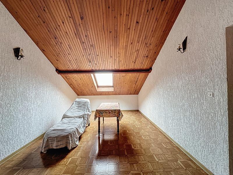 Maison - 186 m² - 8 pièces