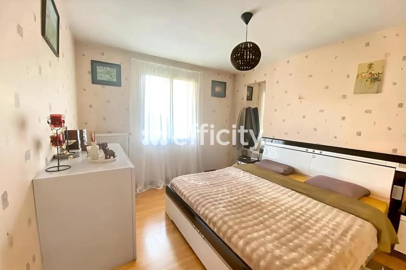 Pavillon - 85 m² - 6 pièces