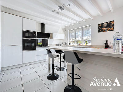 Maison - 110 m² - 4 pièces