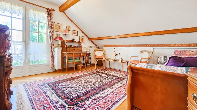 Maison - 241 m² - 7 pièces