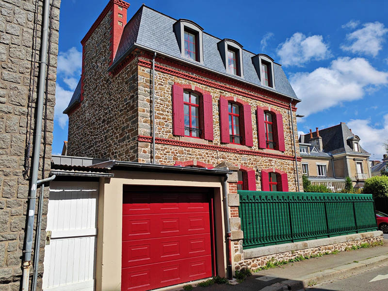 Maison - 262 m² - 11 pièces