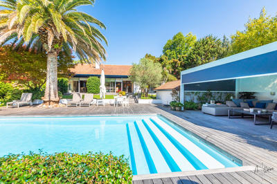 Maison - 258 m² - 10 pièces