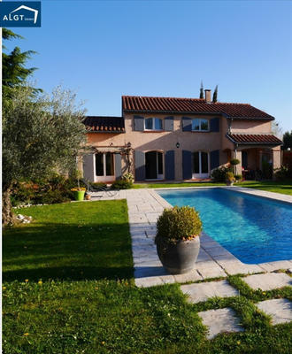 Villa - 180 m² - 6 pièces