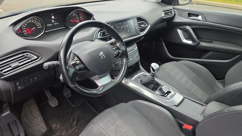 Peugeot 308 II 1.5 BlueHDi 130 Allure