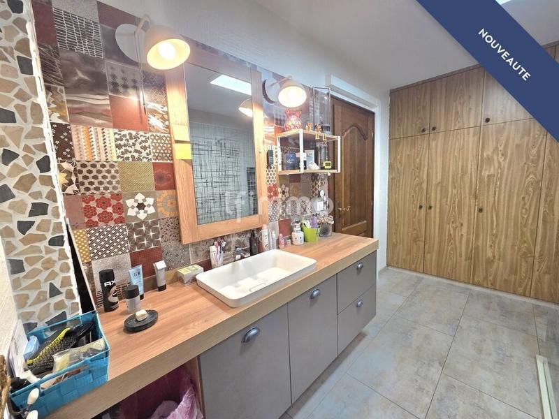 Maison - 198 m² - 7 pièces