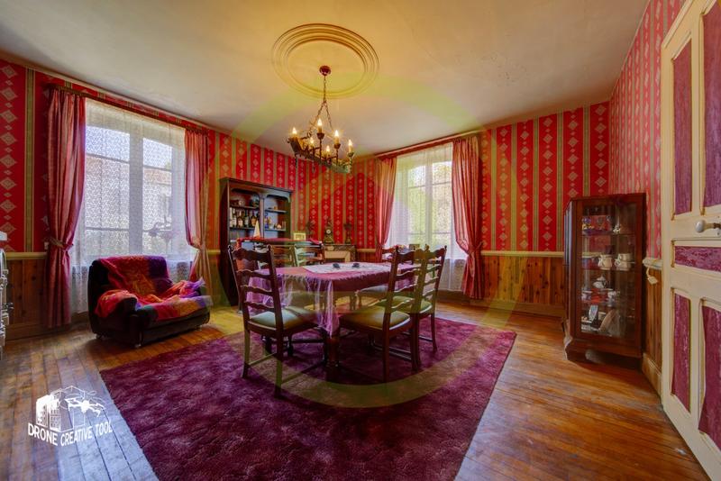 Maison - 241 m² - 8 pièces