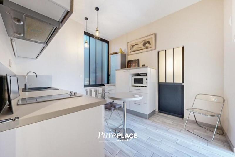 Maison - 250 m² - 7 pièces