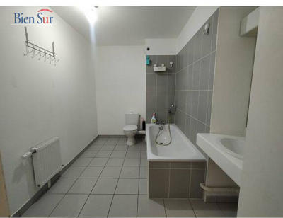 Appartement - 65 m² - 2 pièces
