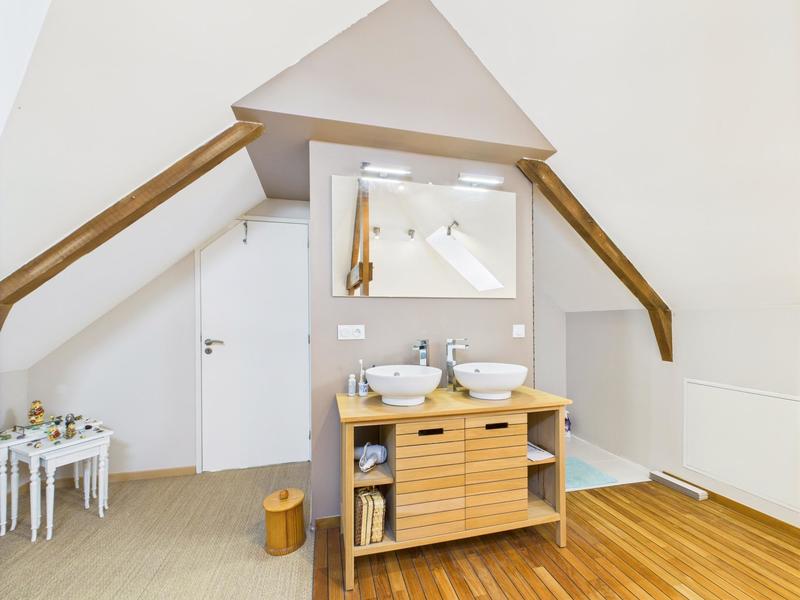 Maison - 180 m² - 6 pièces