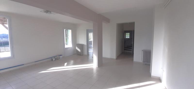 Maison - 300 m² - 15 pièces