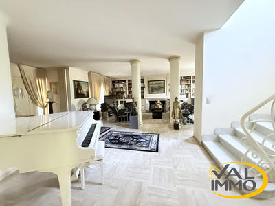 Maison - 270 m² - 7 pièces