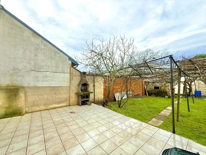 Maison - 180 m² - 8 pièces