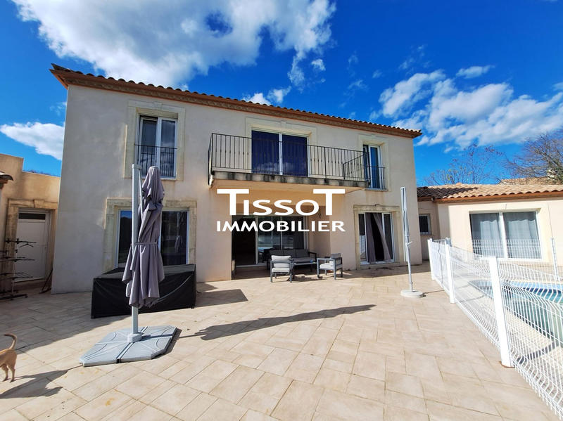 Villa - 230 m² - 6 pièces