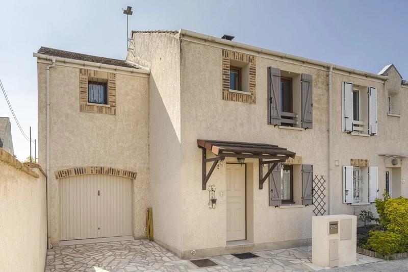 Maison - 92 m² - 5 pièces