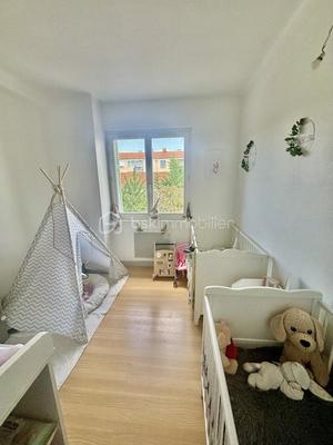 Immeuble - 200 m² - 13 pièces