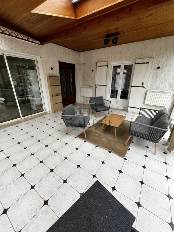 Maison - 144 m² - 9 pièces