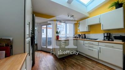 Maison - 90 m² - 5 pièces