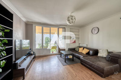 Appartement - 80 m² - 4 pièces