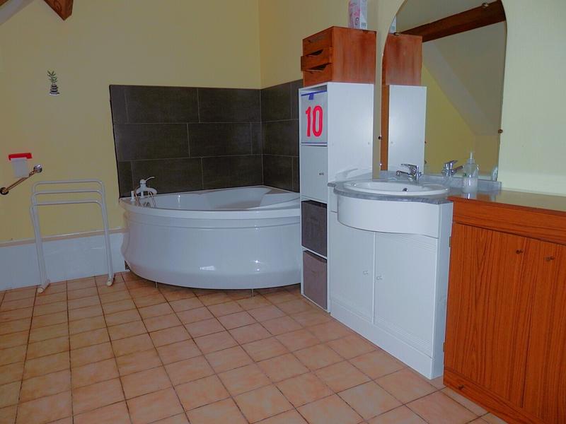 Maison - 202 m² - 8 pièces