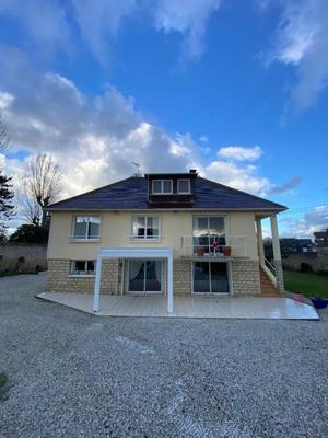 Maison - 218 m² - 6 pièces