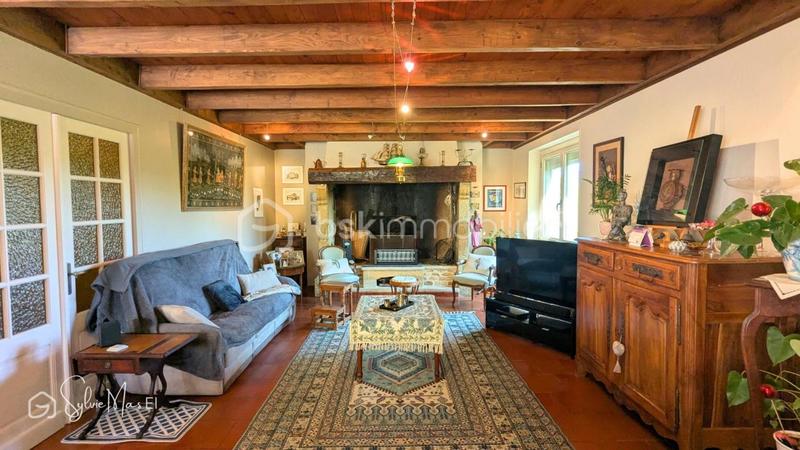 Maison - 313 m² - 10 pièces