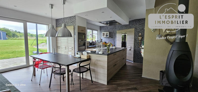 Villa - 225 m² - 6 pièces