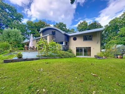 Maison d'architecte - 240 m² - 6 pièces