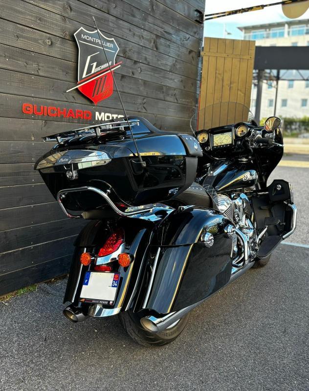 Indian Roadmaster Black Metallic