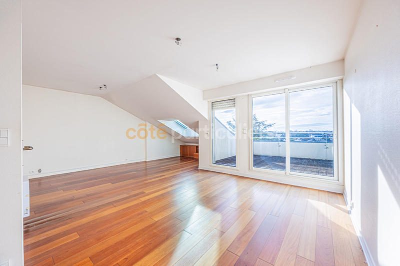 Appartement - 167 m² - 7 pièces