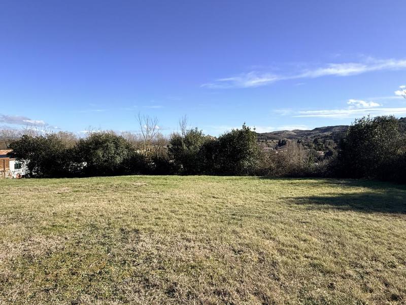 Terrain constructible - 1 033 m²