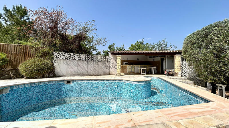 Villa - 320 m² - 8 pièces