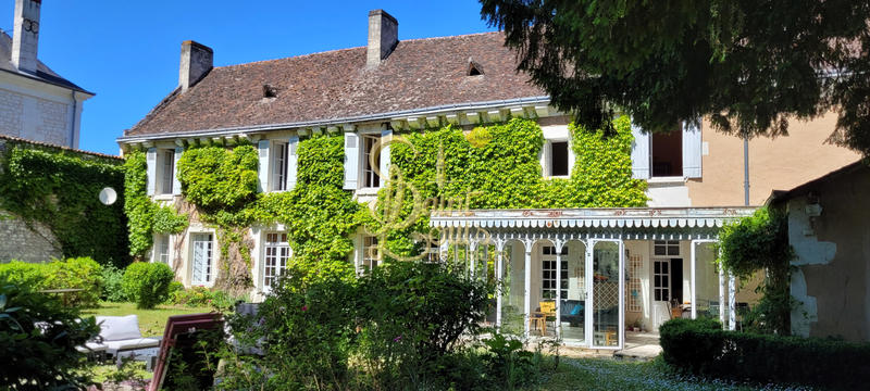 Maison - 300 m² - 7 pièces