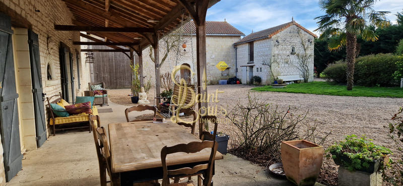 Maison - 265 m² - 8 pièces