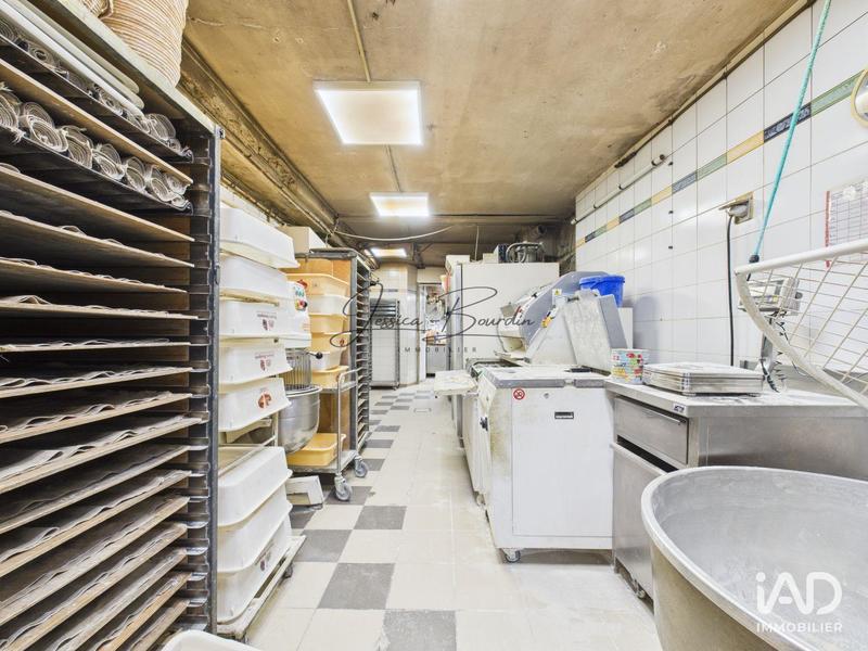 Local commercial - 244 m²