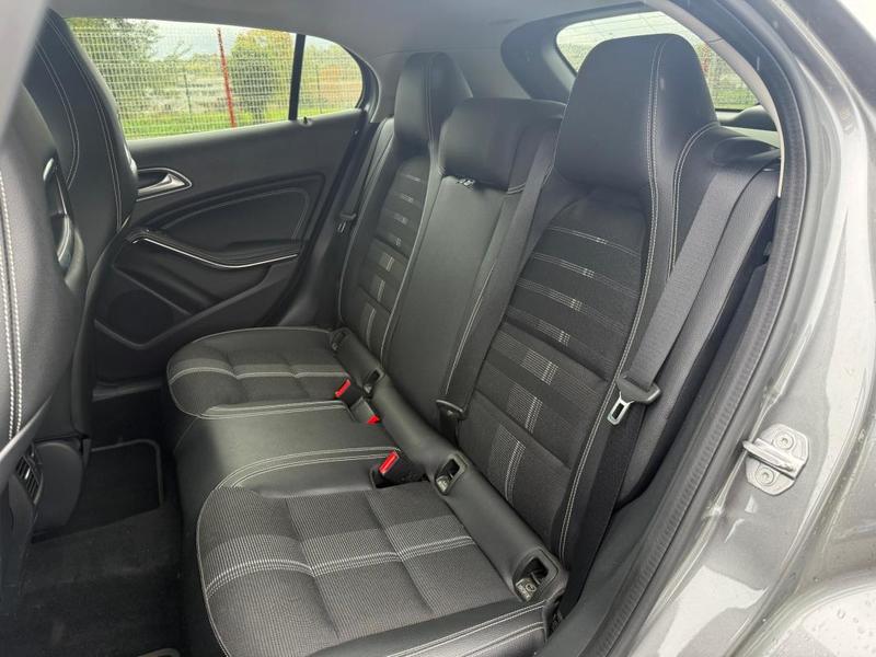 Mercedes Gla 200 7-G Dct Sensation