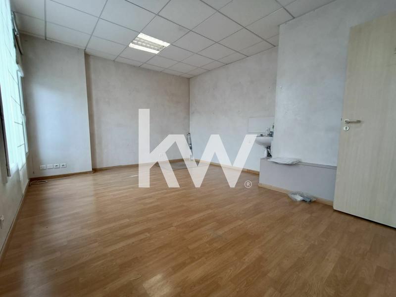 Magasins - 308 m² - 16 pièces