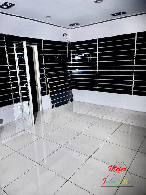 Local commercial - 110 m²
