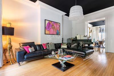 Maison - 302 m² - 10 pièces