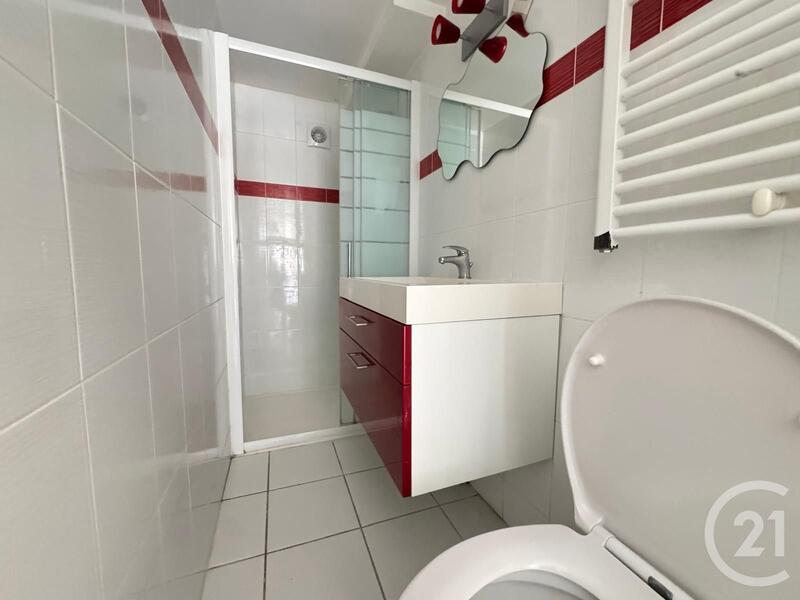 Appartement - 95 m² - 6 pièces