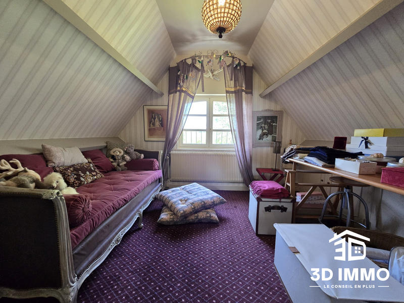 Maison - 275 m² - 12 pièces