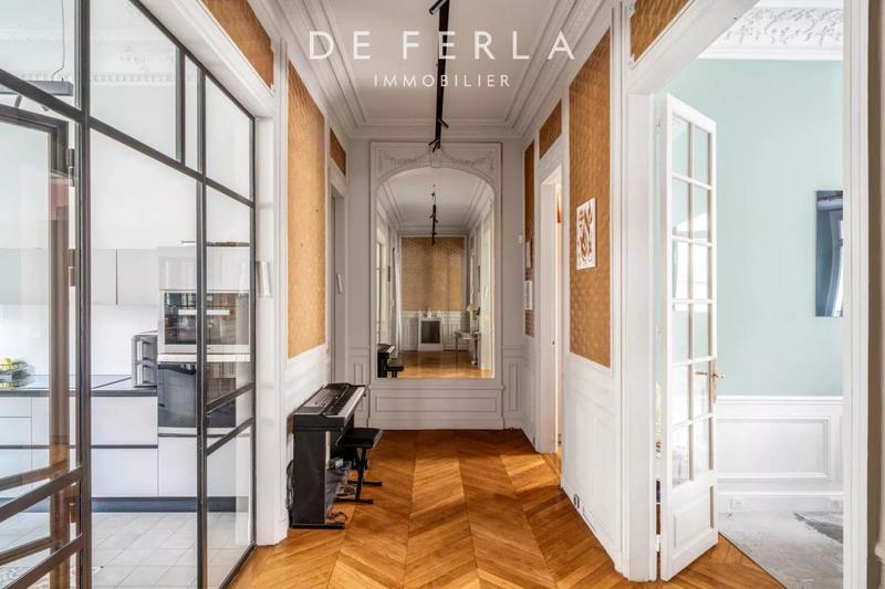 Appartement - 190 m² - 6 pièces