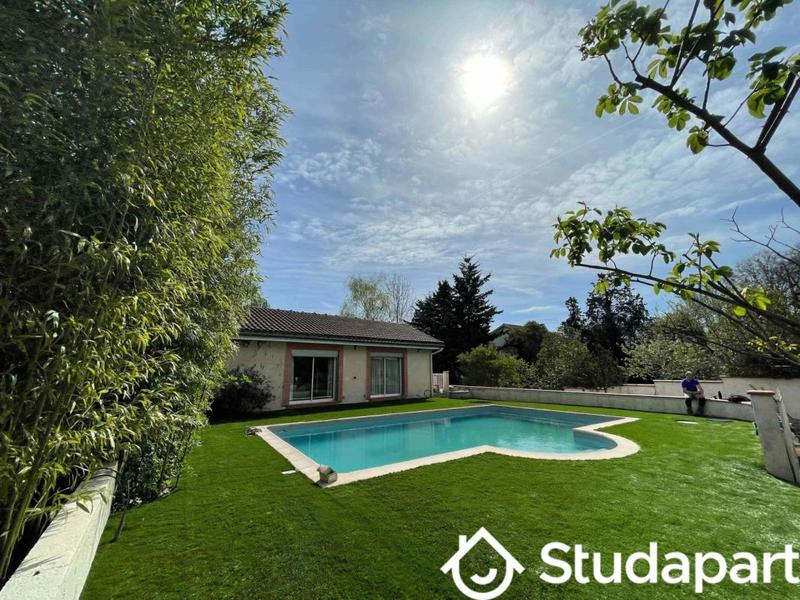 Chambre - 12 m² - 1 pièce