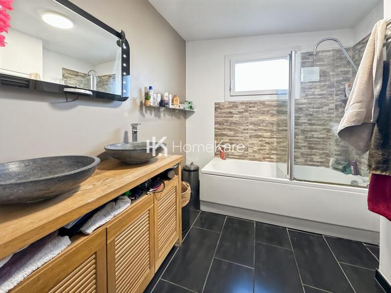 Maison - 101 m² - 7 pièces