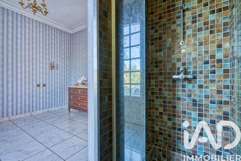 Maison - 283 m² - 10 pièces