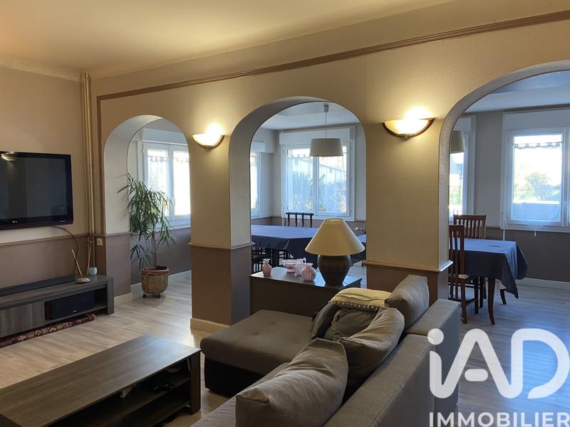 Maison - 200 m² - 8 pièces