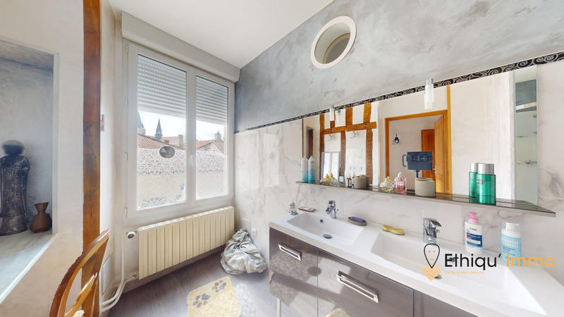 Maison - 287 m² - 8 pièces