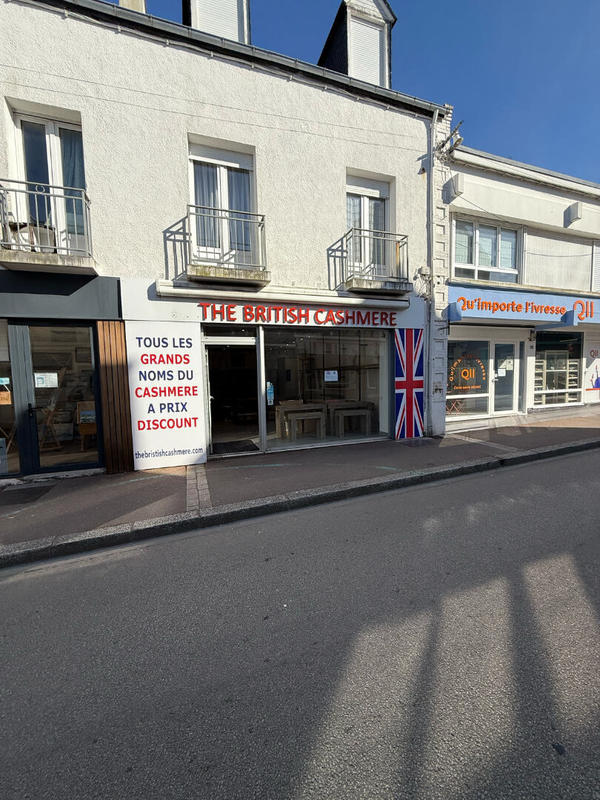 Local commercial - 83 m² - 2 pièces