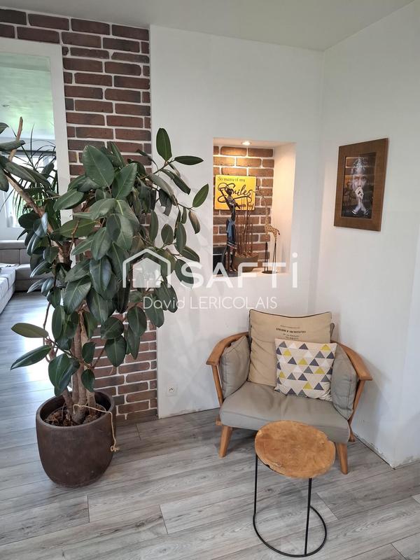 Maison - 210 m² - 8 pièces