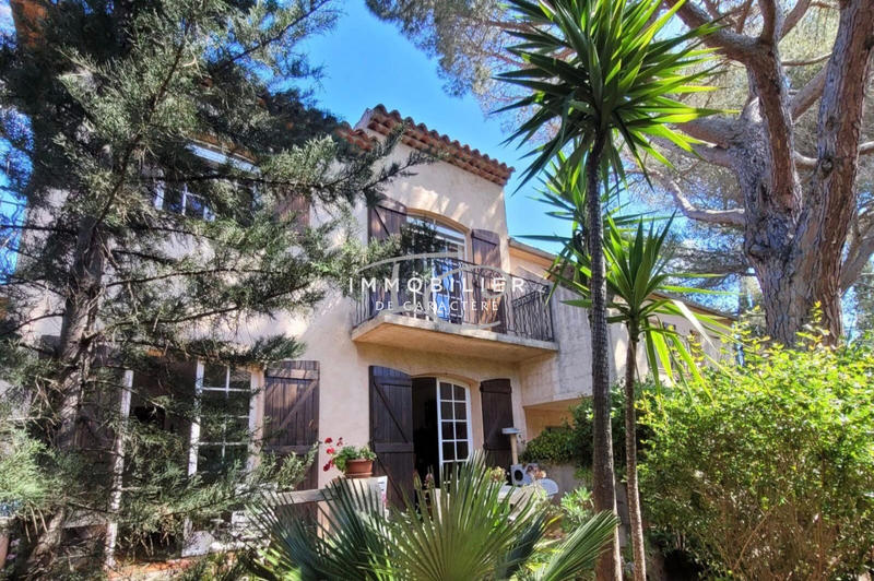 Maison - 269 m² - 12 pièces