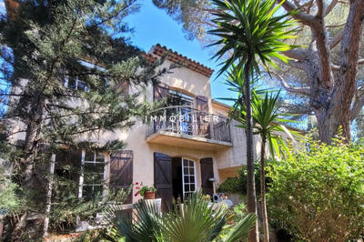 Maison - 269 m² - 12 pièces